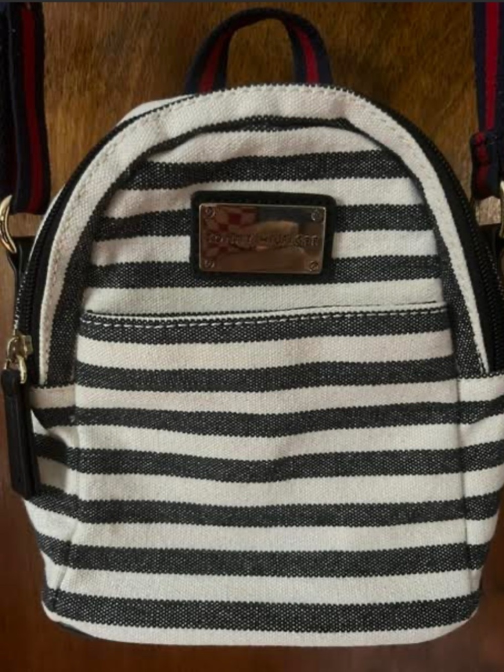 Tommy Hilfiger Crossbody Bag